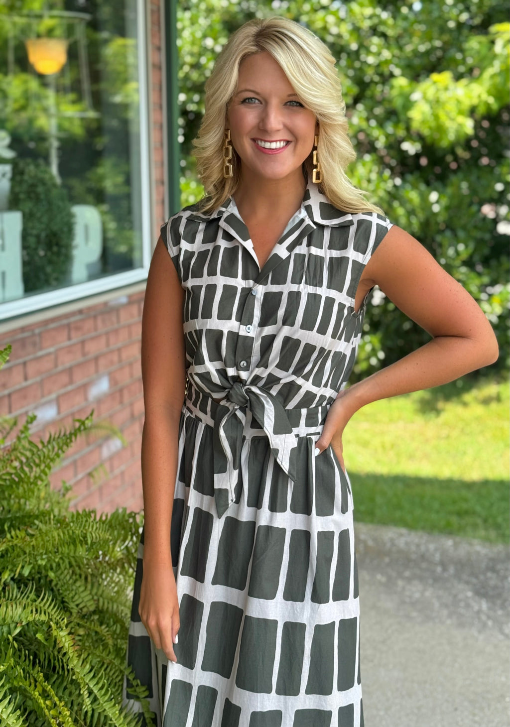 Abstract Print Sleeveless Midi Dress with Tie Waist Detail