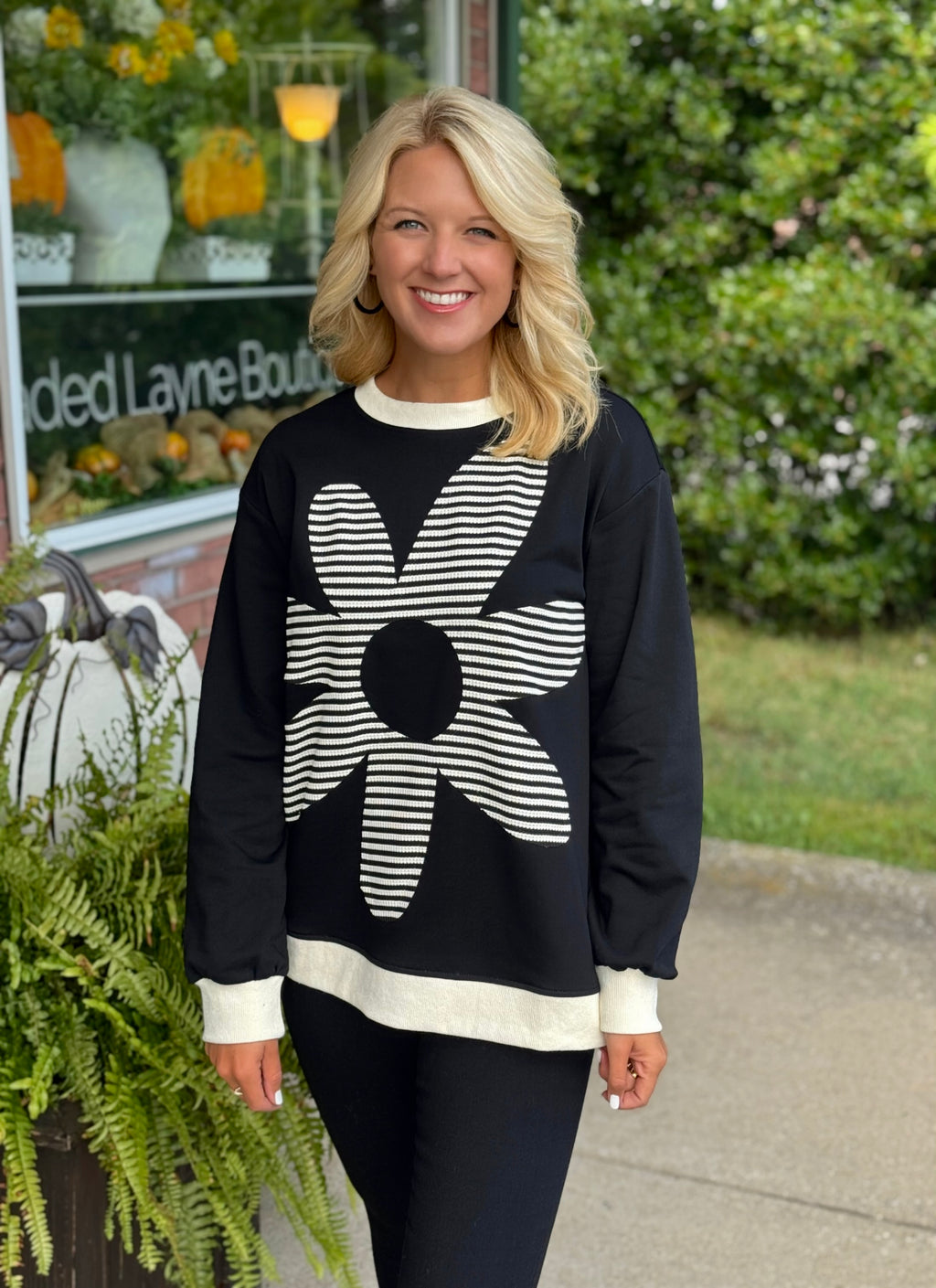 Black Stripe Flower Top