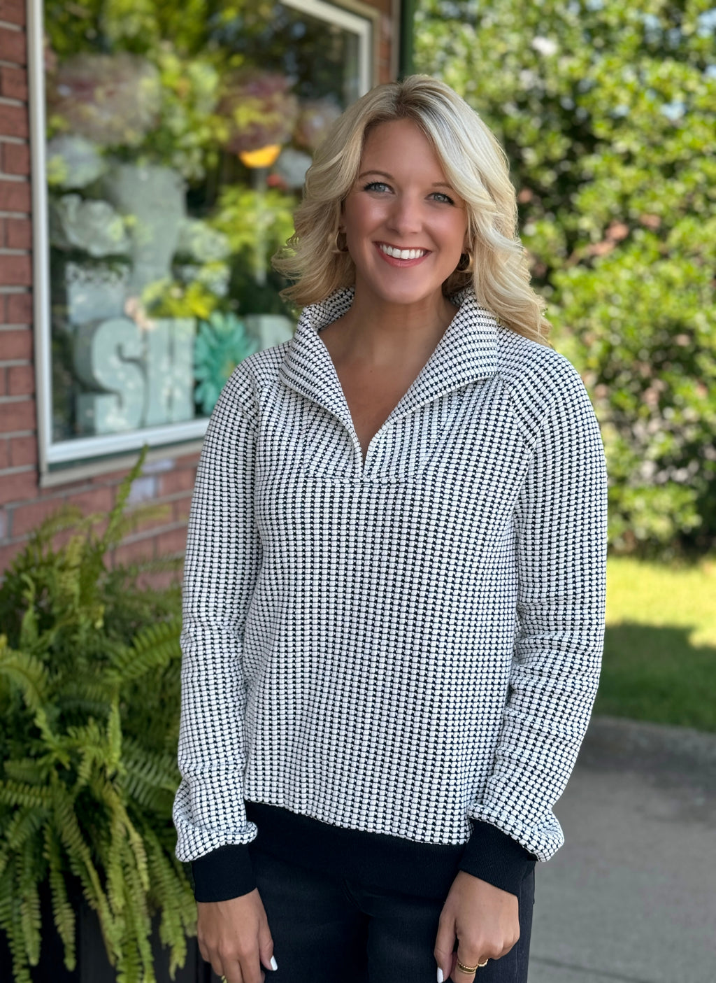 Black & White Collared Pullover Top