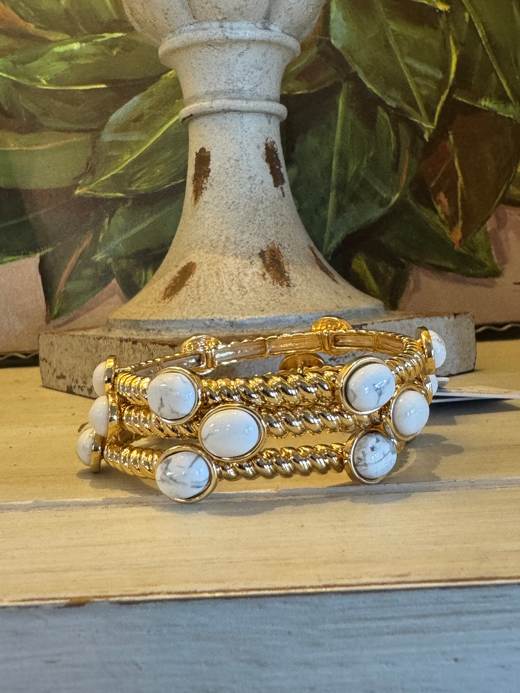 Howlite & Gold Stretch Bracelet