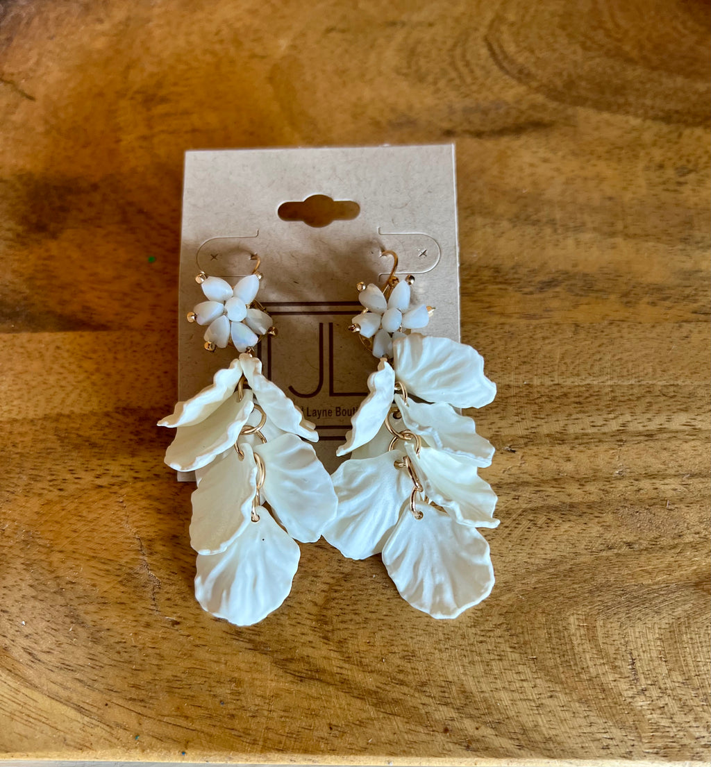 Off White Petal Earring with Flower